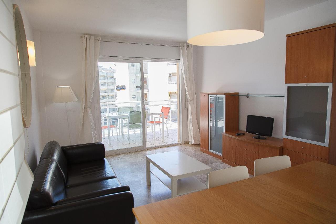 Uhc Ventura Park Apartments ซาลอว์ ภายนอก รูปภาพ