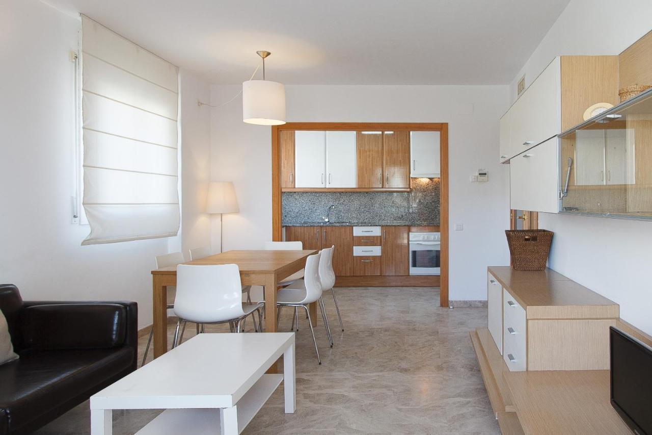 Uhc Ventura Park Apartments ซาลอว์ ภายนอก รูปภาพ
