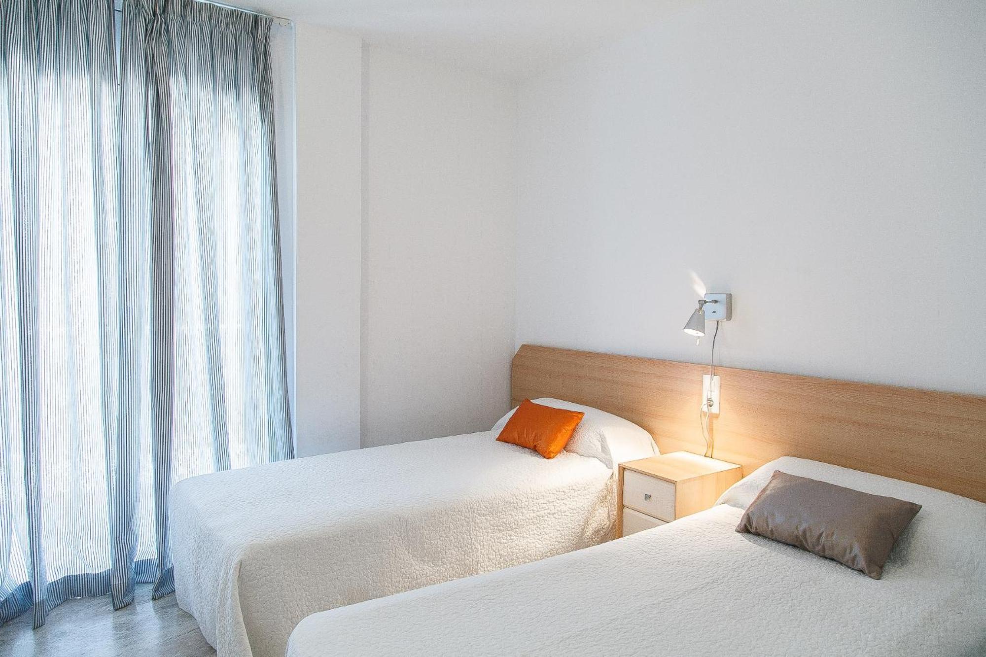 Uhc Ventura Park Apartments ซาลอว์ ห้อง รูปภาพ
